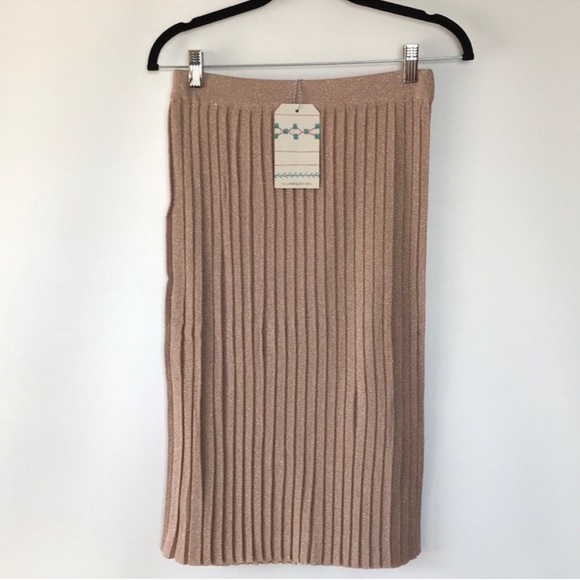 NWT FARM RIO Pleated Skirt - Picture 2 of 9